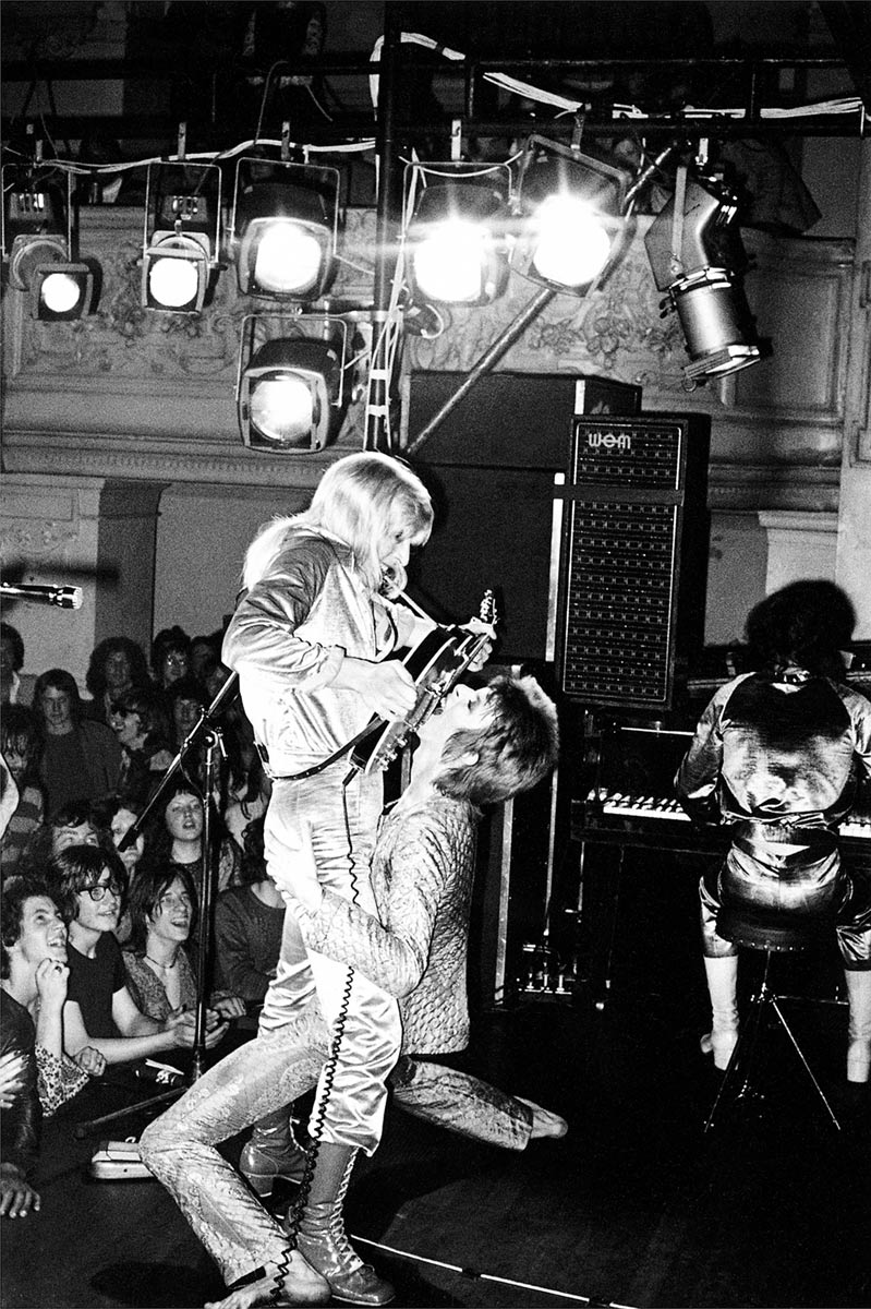 David Bowie and Mick Ronson, Guitar Fellatio, 1972