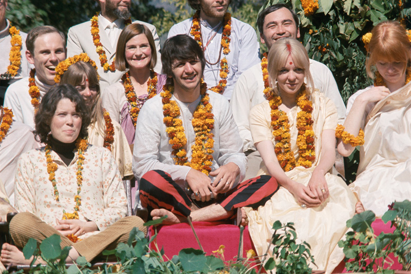 Dear Prudence - Prudence Farrow with Pattie Boyd, Ringo & Maureen Starkey, Rishikesh, India, 1968