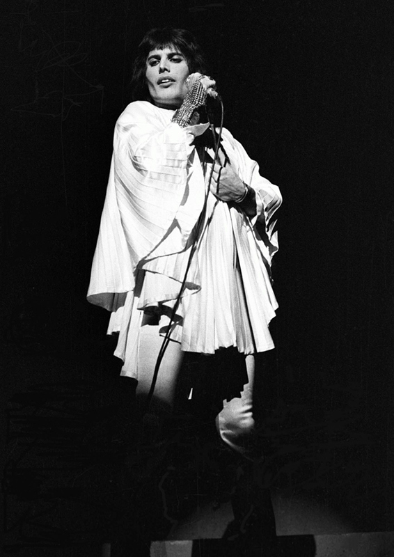 Freddie Mercury, Rainbow Theatre, 1974
