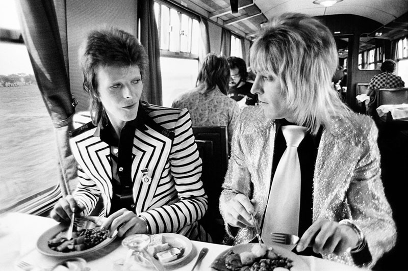 David Bowie and Mick Ronson, Train to Scotland, 1973