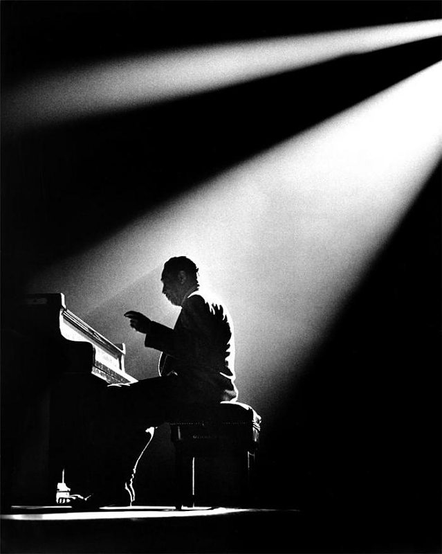 Duke Ellington in Spotlights, Olympia Theater, Paris, 1958 [DKE02]