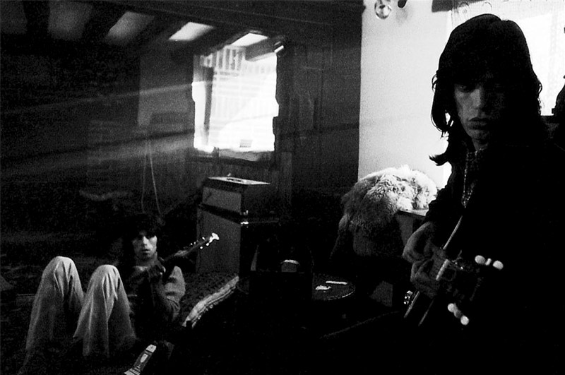 Mick Jagger and Keith Richards Rehearse at Redlands, 1968